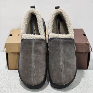 Hideaways, Mens, Genuine Suede Slippers in Gray. Size 8-NIB